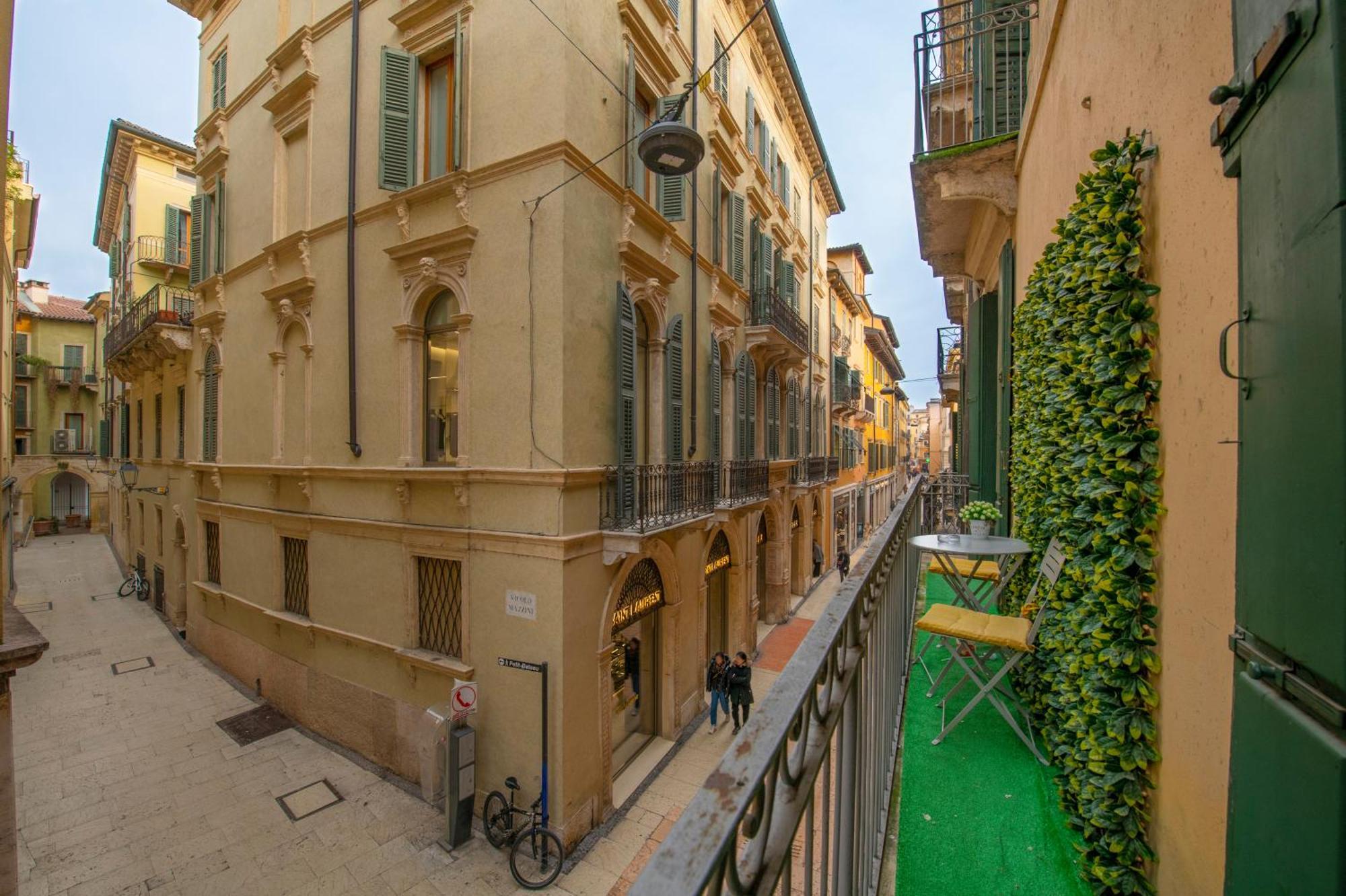 Palace Home Mazzini Verona Center 1 Luaran gambar