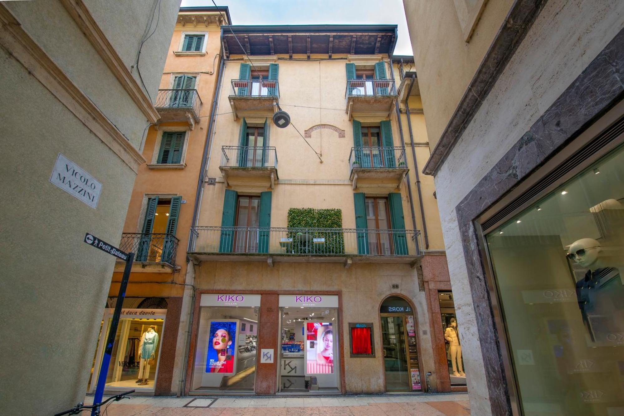Palace Home Mazzini Verona Center 1 Luaran gambar